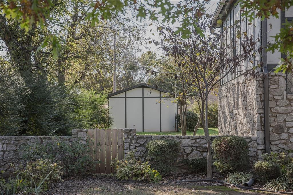 301 S 6th St, Davis, OK 73030 photo 4