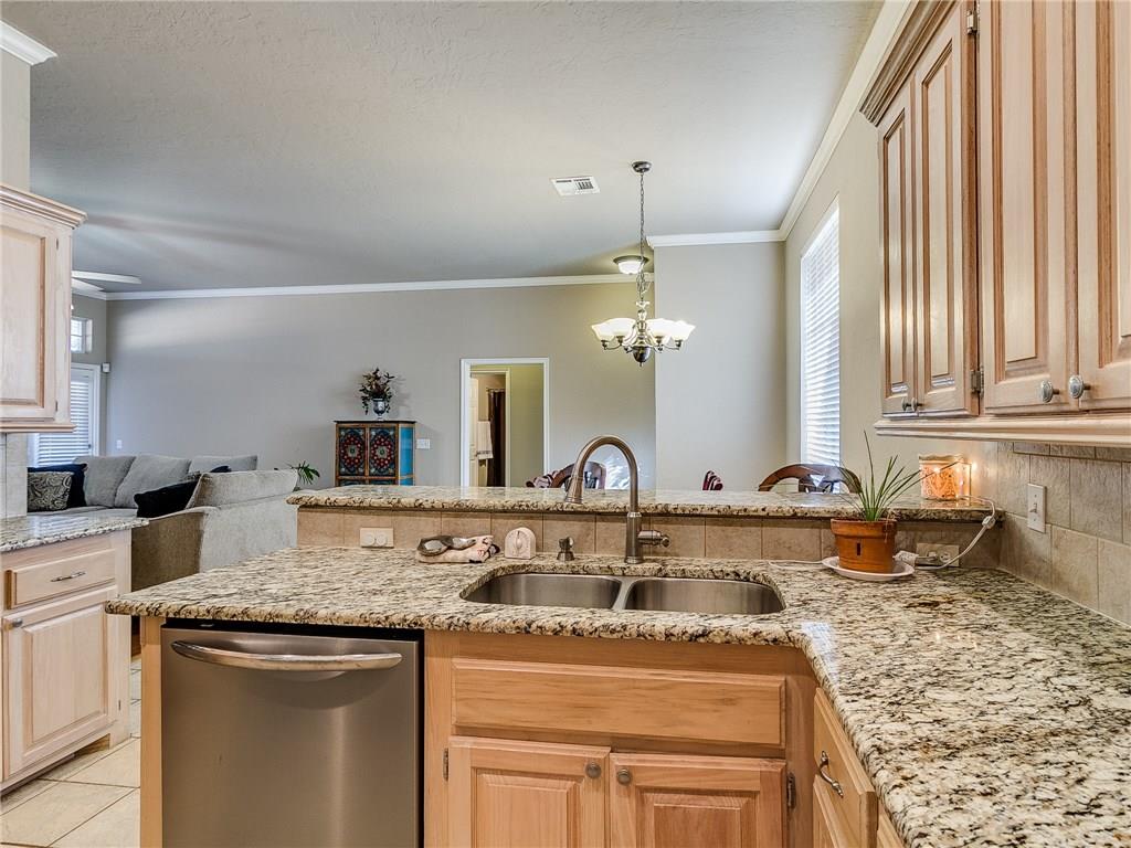 625 Elder Ln, Mustang, OK 73064 photo 9