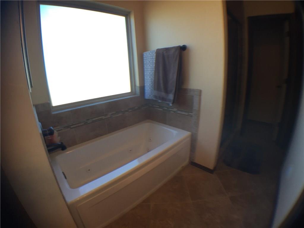 1208 Kingston St, Tuttle, OK 73089 photo 10
