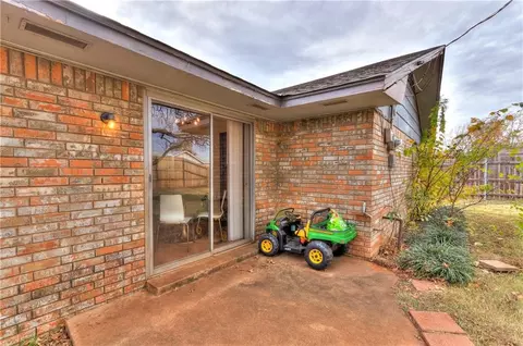 631 E 27th, Edmond, OK 73013 photo 35