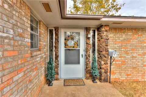631 E 27th, Edmond, OK 73013 photo 2