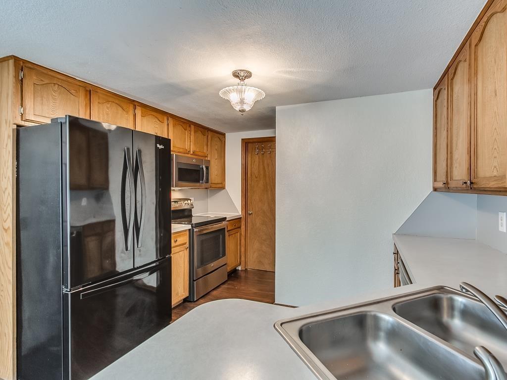 2115 Parkview Dr, Moore, OK 73170 photo 12