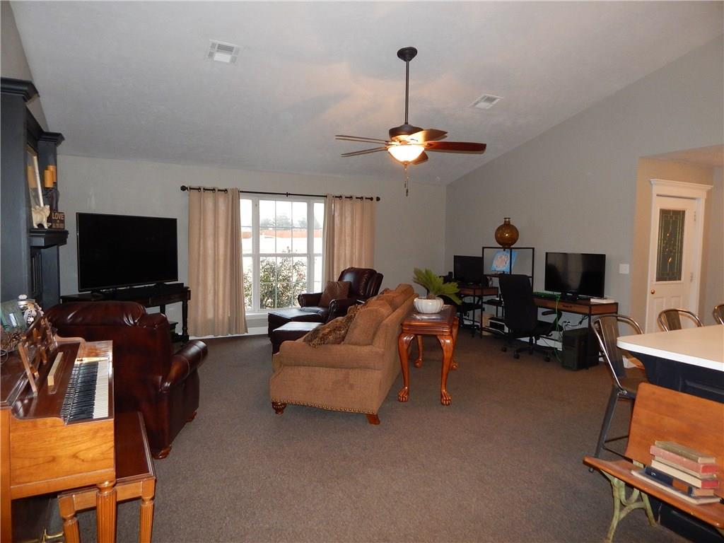972 Garden Rd, Tuttle, OK 73089 photo 6