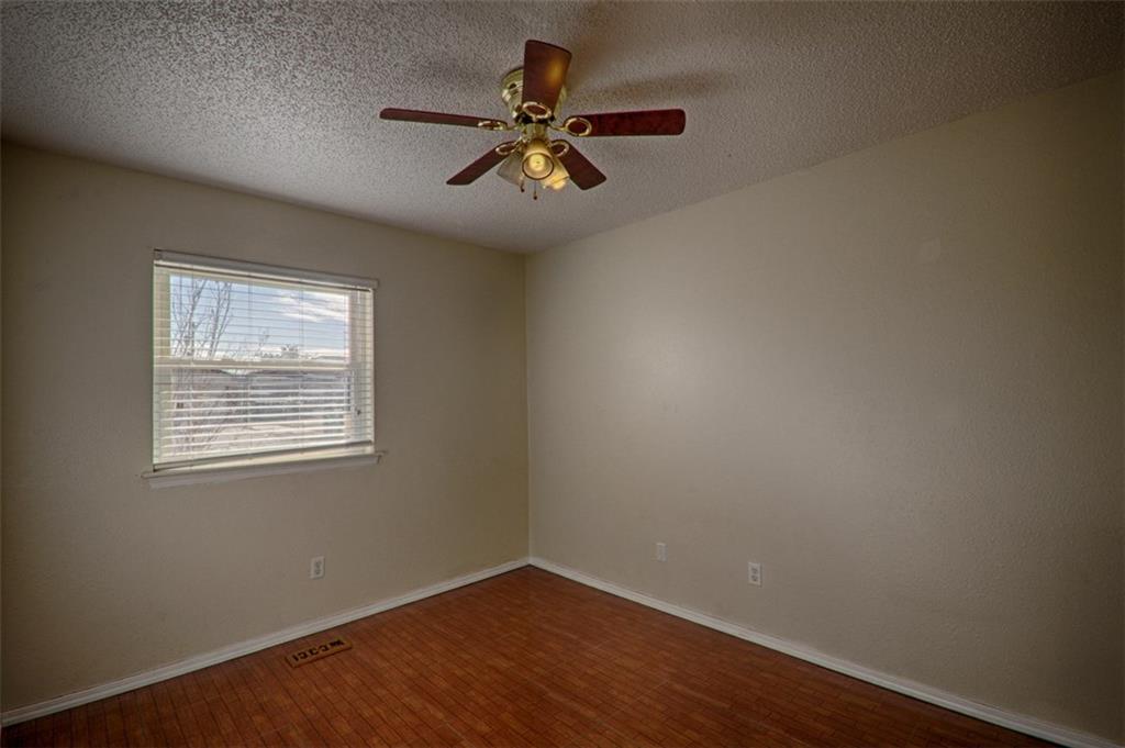 205 E Beam, Yukon, OK 73099 photo 15