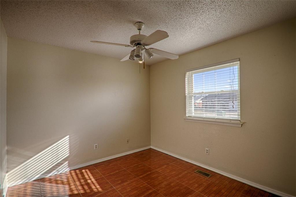 205 E Beam, Yukon, OK 73099 photo 17