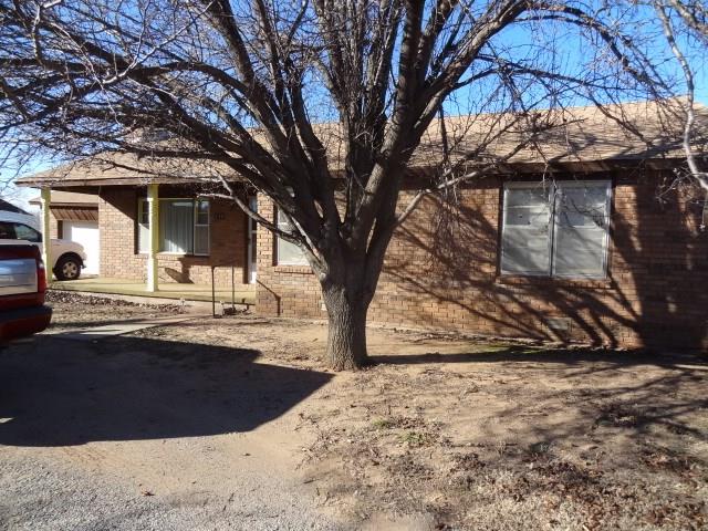 122 N 10th, Sentinel, OK 73664 photo 1