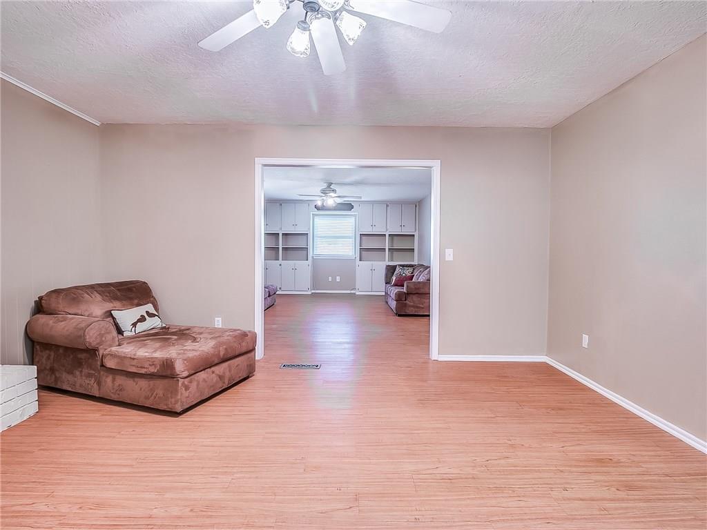 209 E Beam, Yukon, OK 73099 photo 12