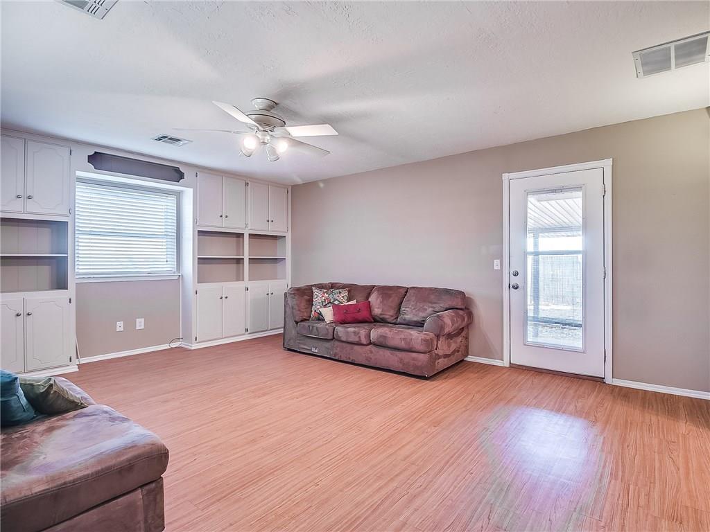 209 E Beam, Yukon, OK 73099 photo 17