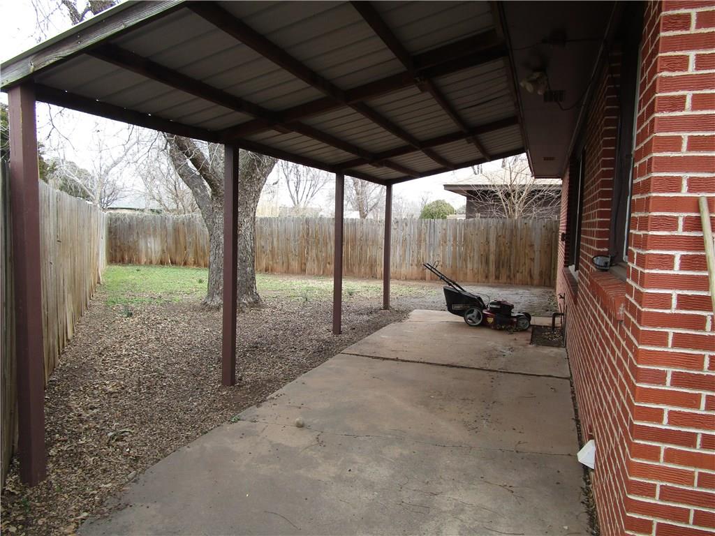 911 E Sutherland, Altus, OK 73521 photo 23