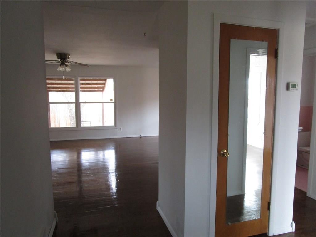 911 E Sutherland, Altus, OK 73521 photo 5