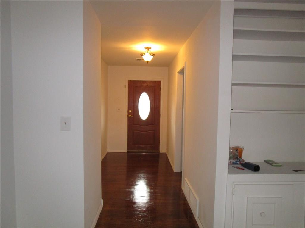 911 E Sutherland, Altus, OK 73521 photo 4