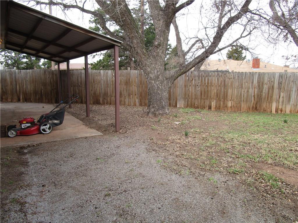 911 E Sutherland, Altus, OK 73521 photo 24