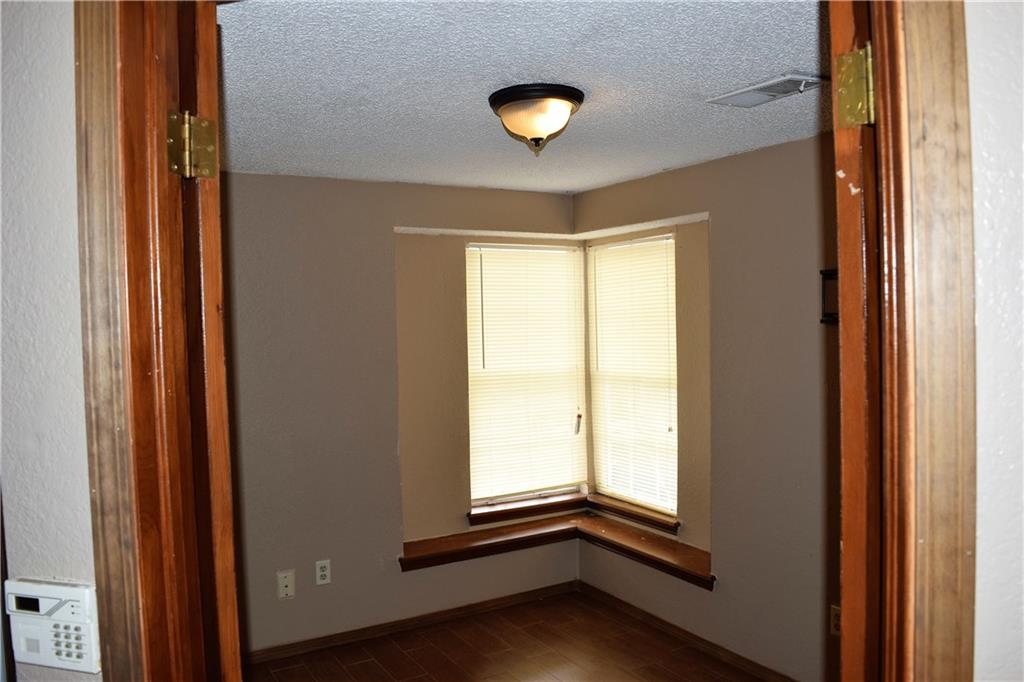 2129 Goodrich Dr, Moore, OK 73170 photo 7