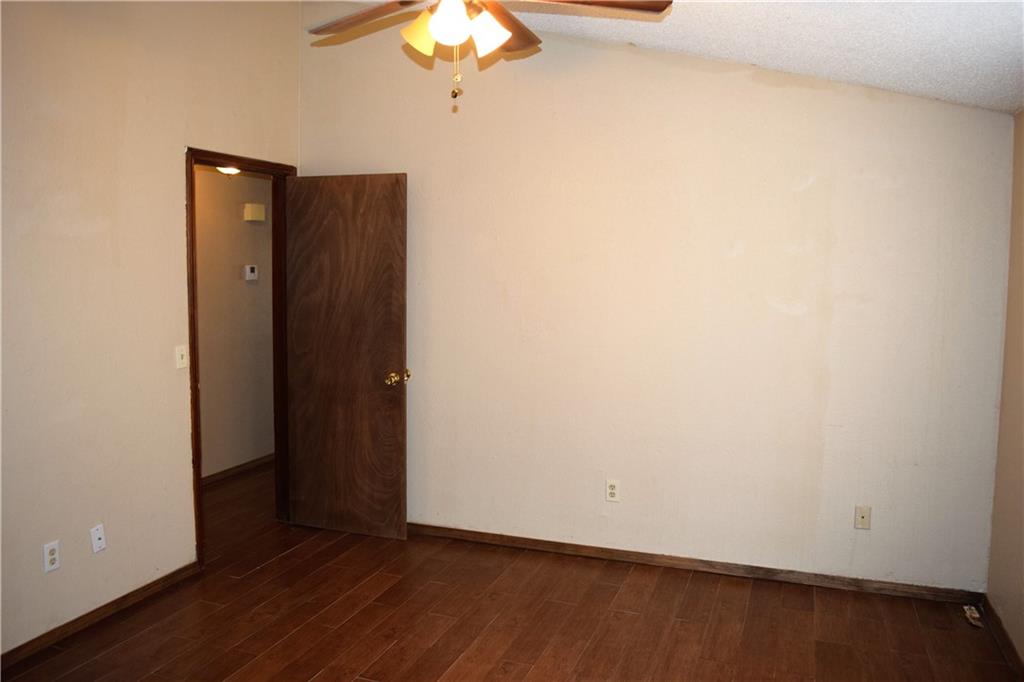 2129 Goodrich Dr, Moore, OK 73170 photo 8