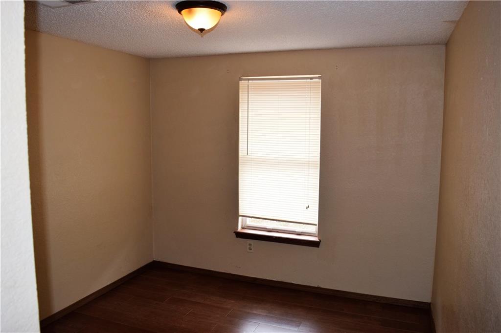 2129 Goodrich Dr, Moore, OK 73170 photo 9