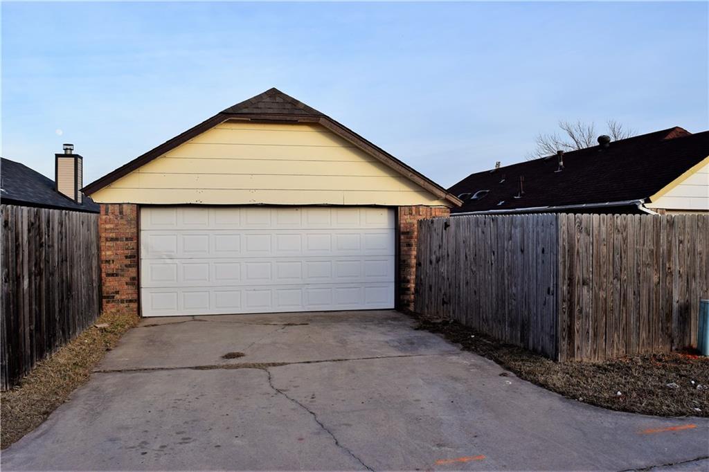 2129 Goodrich Dr, Moore, OK 73170 photo 11