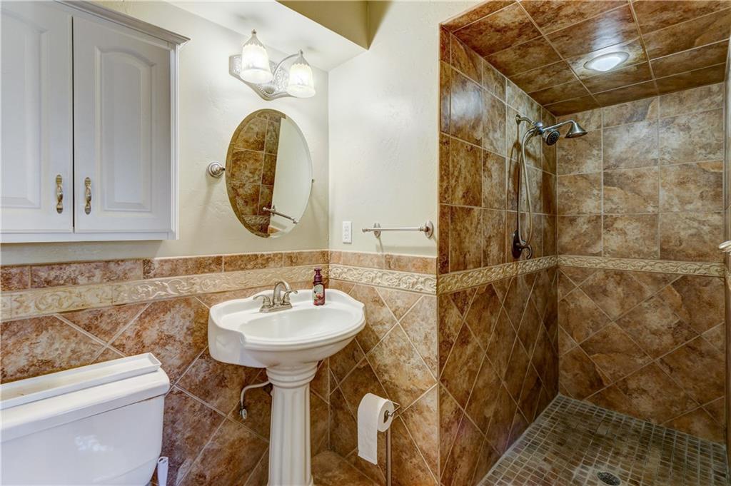 902 E Willow Pl, Yukon, OK 73099 photo 9