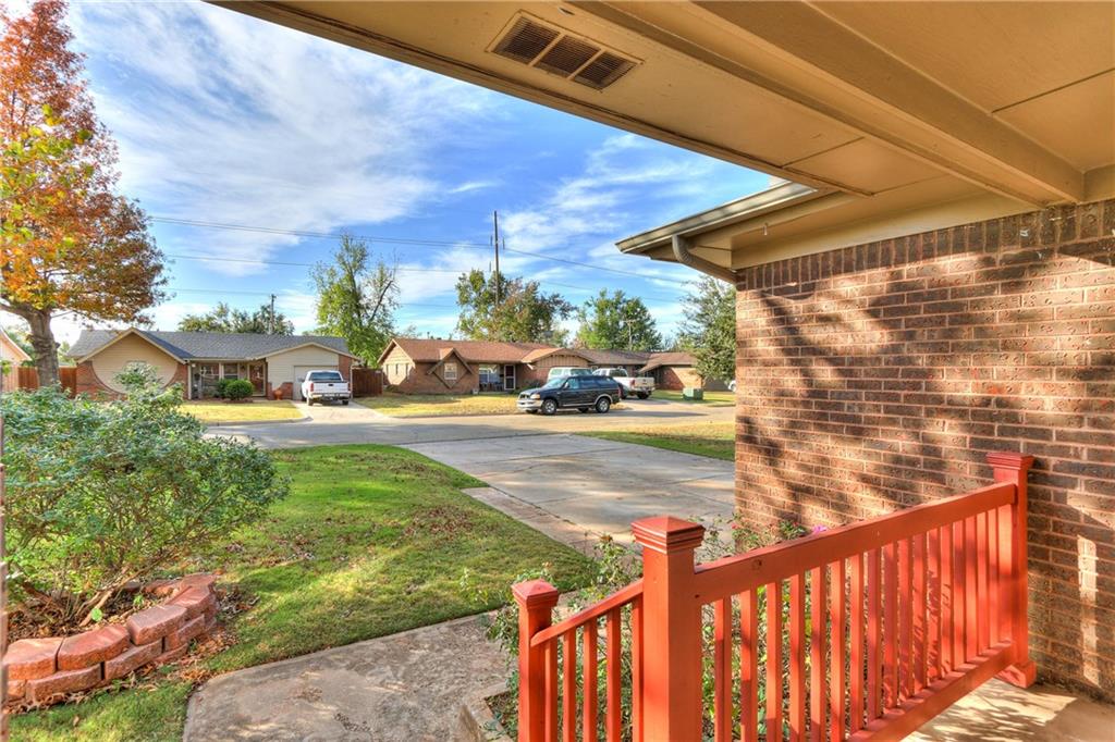643 Ridgecrest Rd, Edmond, OK 73013 photo 3