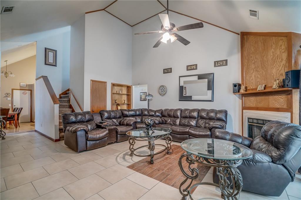 2524 Lakecrest Dr, Moore, OK 73170 photo 3