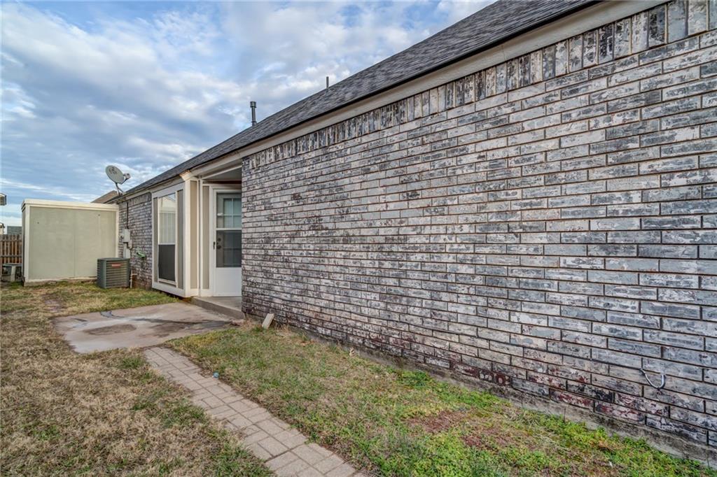 2524 Lakecrest Dr, Moore, OK 73170 photo 19