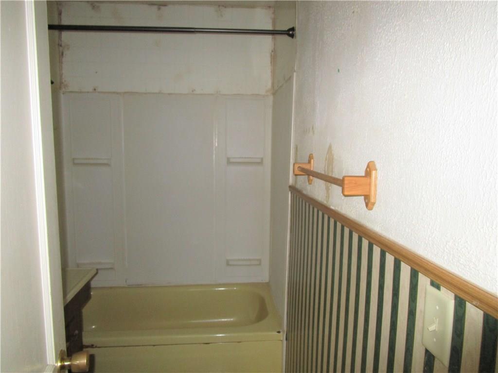 1024 E Liveoak, Altus, OK 73521 photo 17