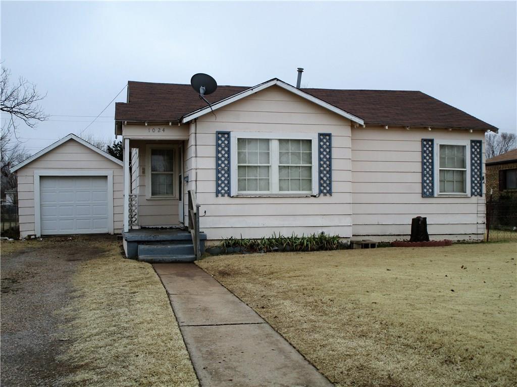 1024 E Liveoak, Altus, OK 73521 photo 1