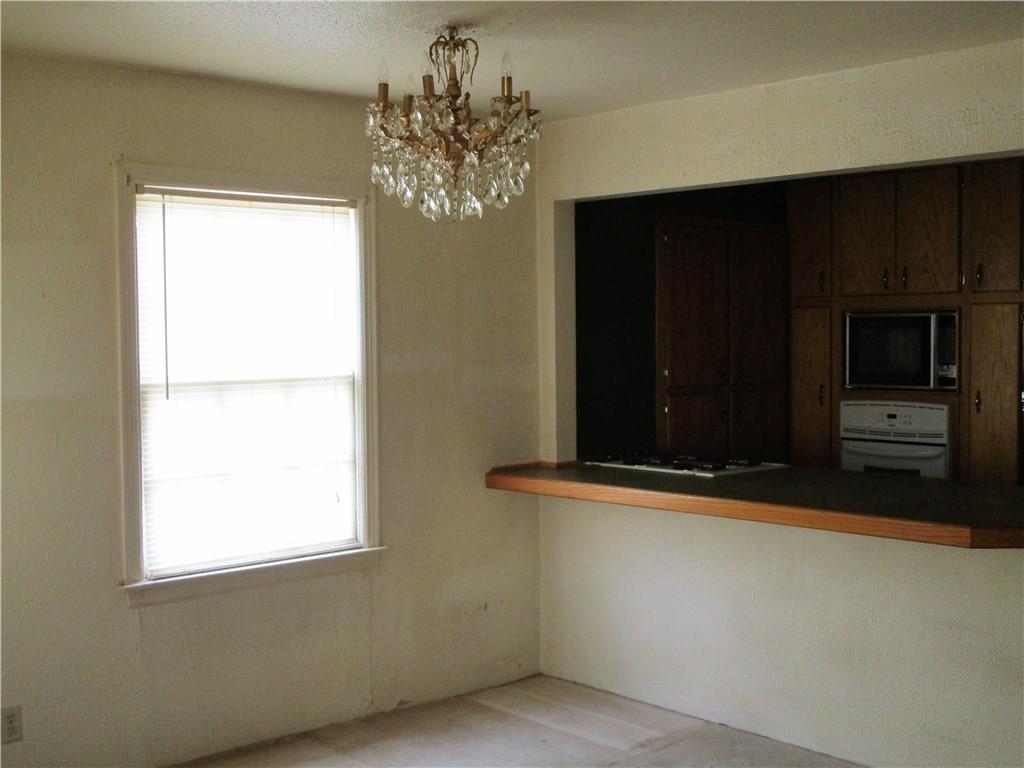 1024 E Liveoak, Altus, OK 73521 photo 4