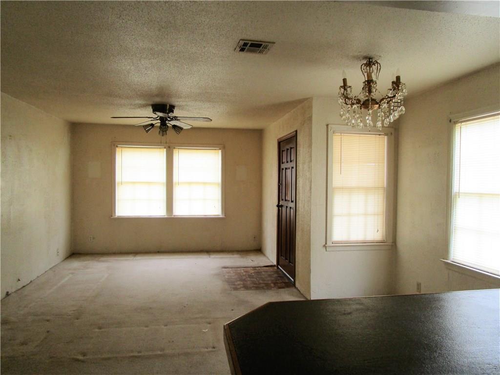 1024 E Liveoak, Altus, OK 73521 photo 8
