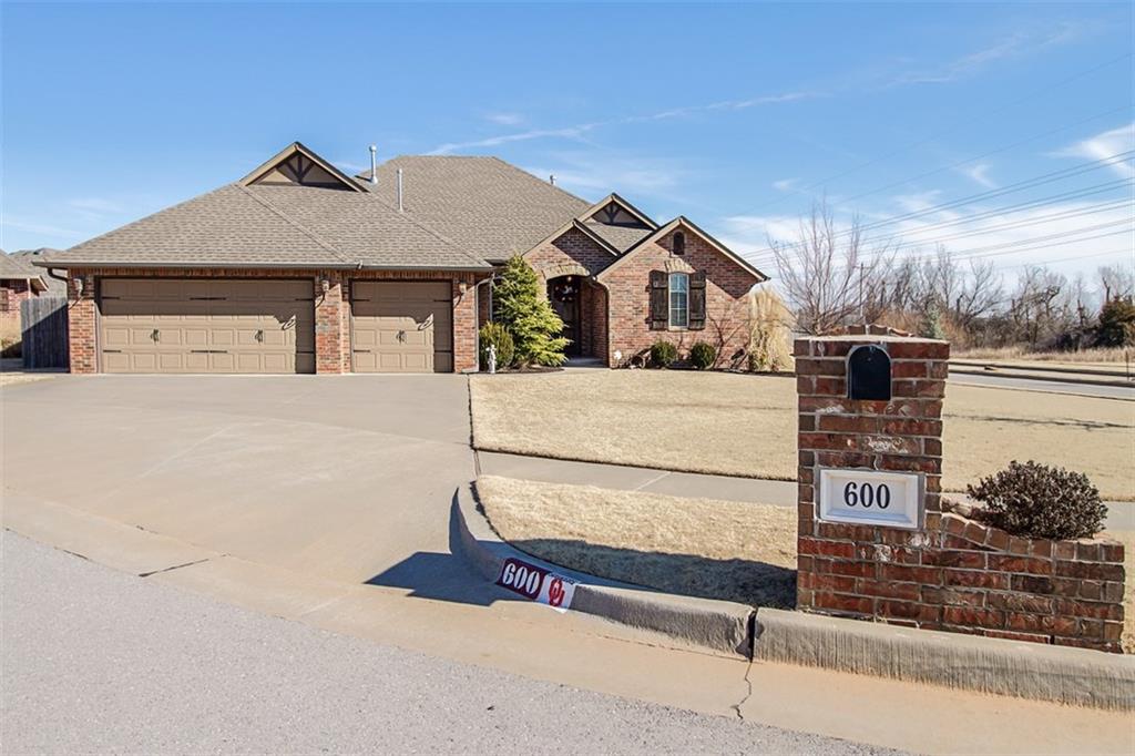 600 Celtic Cir, Yukon, OK 73099 photo 1