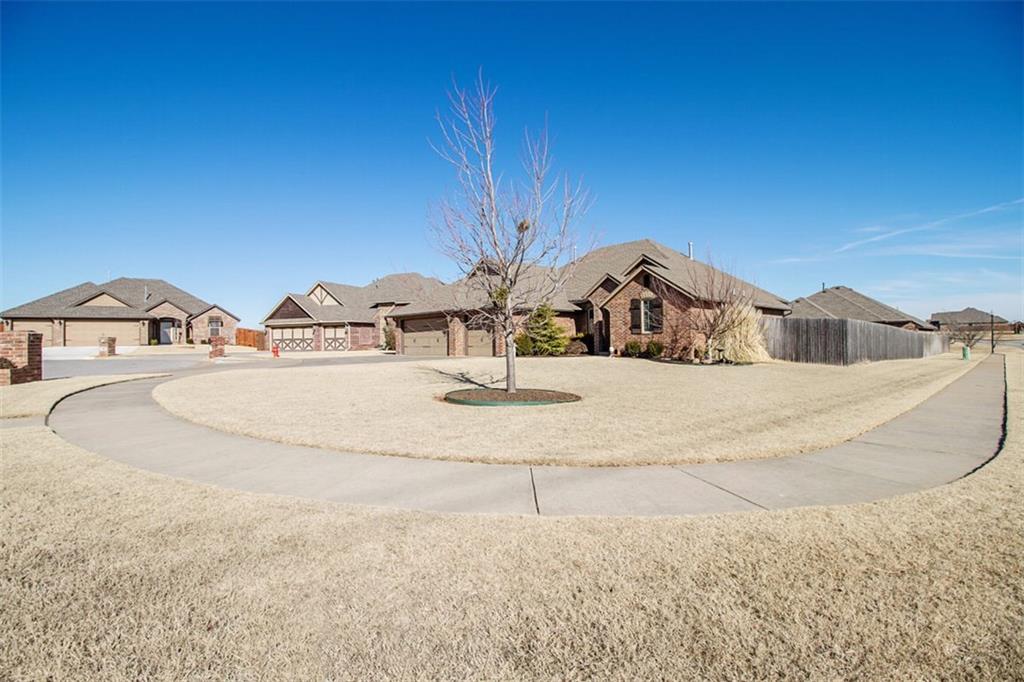 600 Celtic Cir, Yukon, OK 73099 photo 3