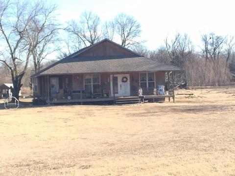 8863 E 128, Lamar, OK 74850 photo 1