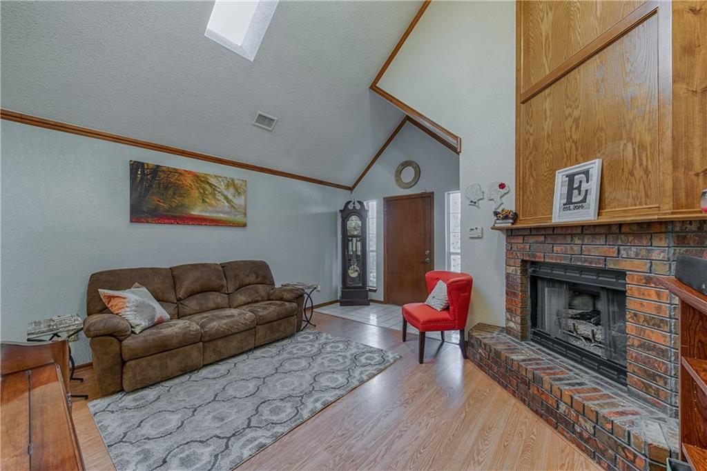 2121 Lakecrest Dr, Moore, OK 73170 photo 6