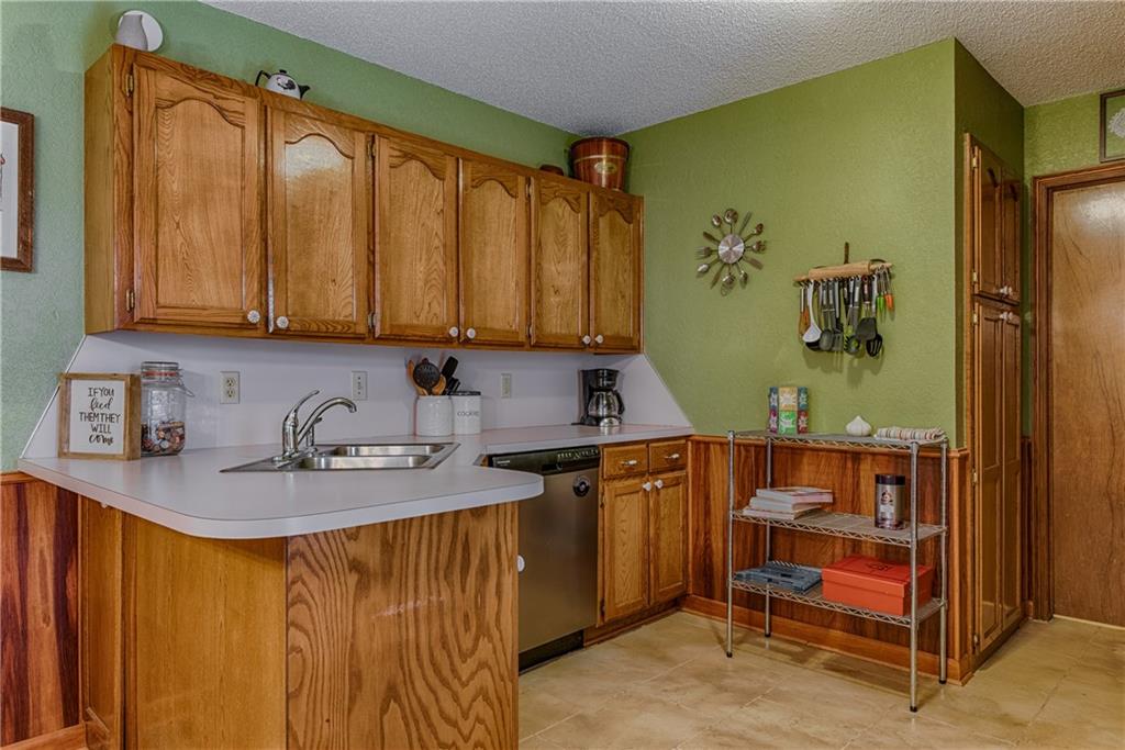 2121 Lakecrest Dr, Moore, OK 73170 photo 17