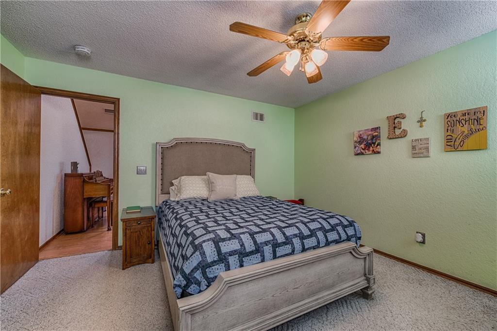 2121 Lakecrest Dr, Moore, OK 73170 photo 10