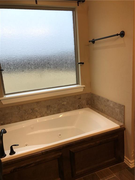 306 Hillside Dr, Harrah, OK 73045 photo 9