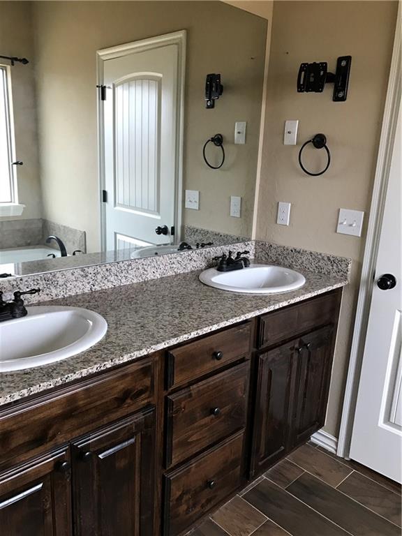 306 Hillside Dr, Harrah, OK 73045 photo 8