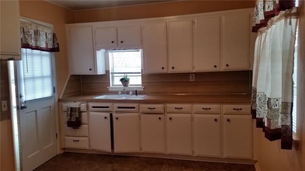 409 N Main St, Noble, OK 73068 photo 5