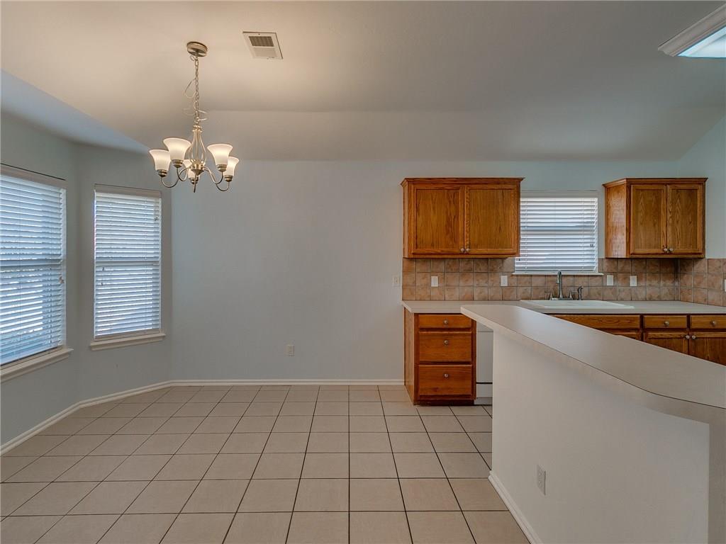 809 Blake Ct, Edmond, OK 73003 photo 9