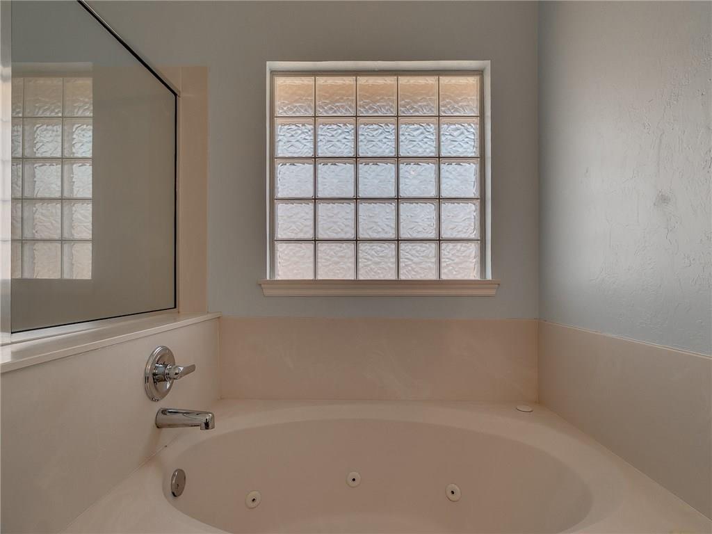 809 Blake Ct, Edmond, OK 73003 photo 22