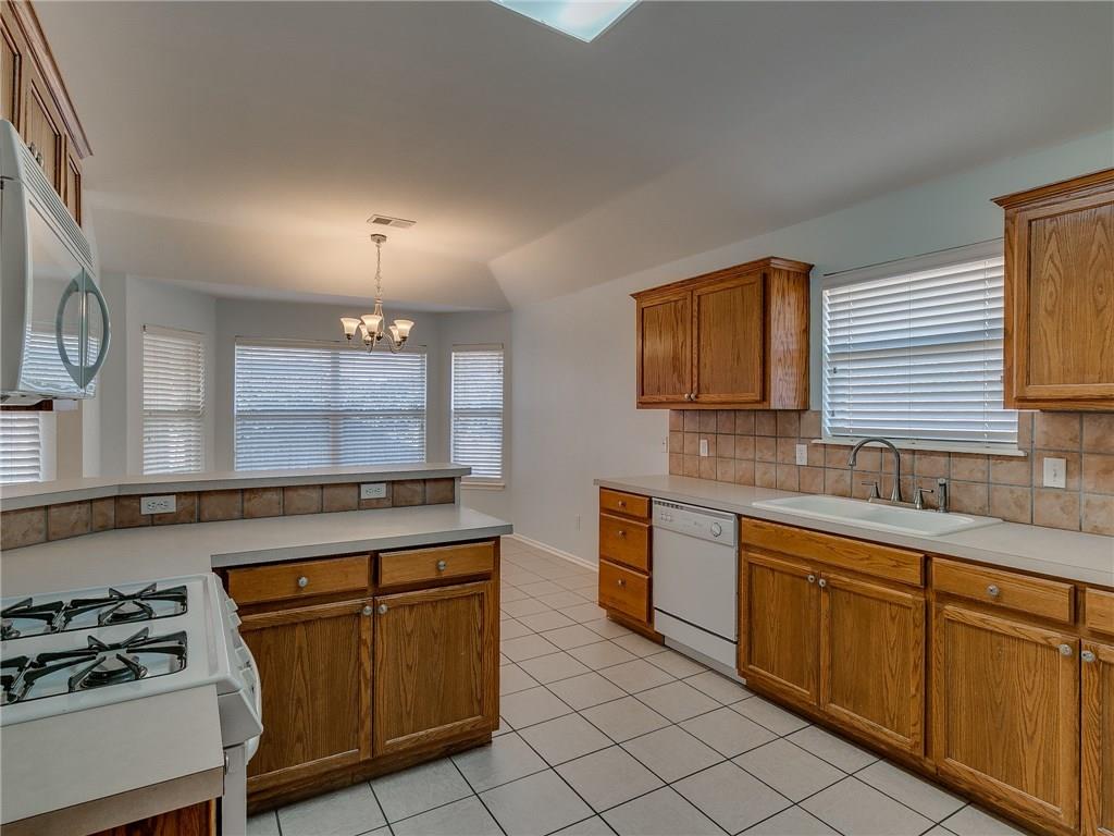 809 Blake Ct, Edmond, OK 73003 photo 14