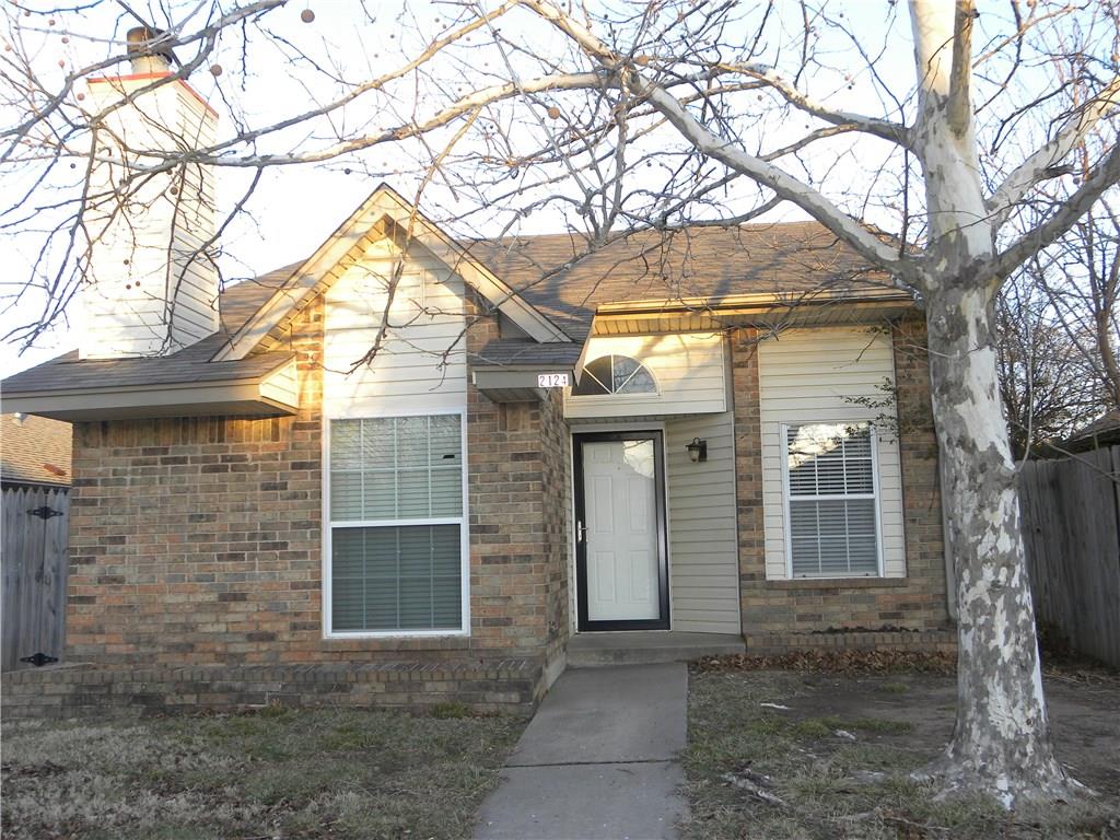 2124 Lonnie, Moore, OK 73170 photo 1