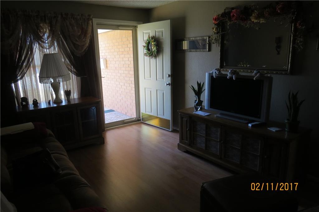 609 10th St, Moore, OK 73160 photo 6