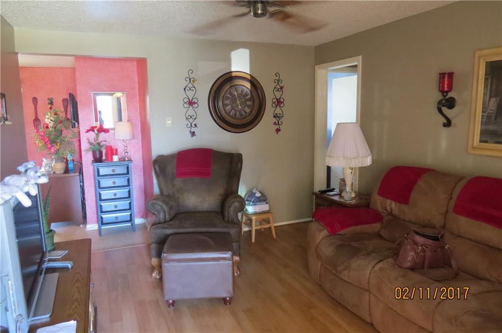 609 10th St, Moore, OK 73160 photo 3