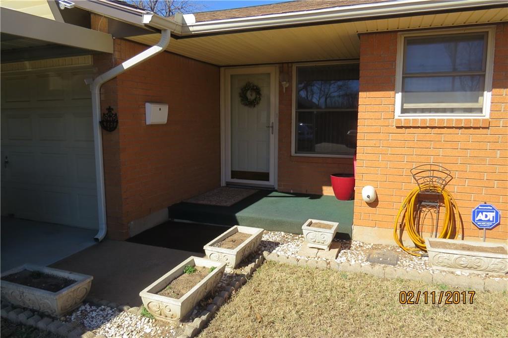 609 10th St, Moore, OK 73160 photo 2