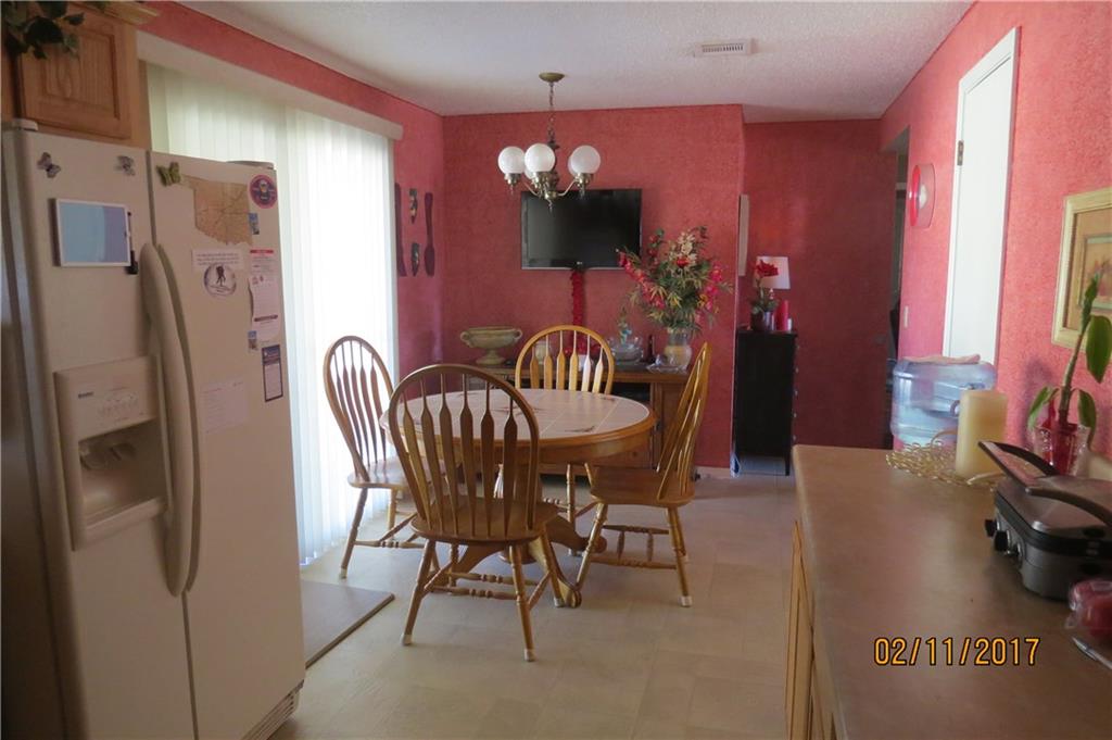609 10th St, Moore, OK 73160 photo 5