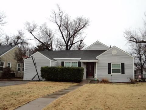 1015 E Cypress, Altus, OK 73521 photo 2