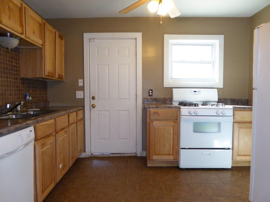 820 E Brooks St, Norman, OK 73071 photo 3