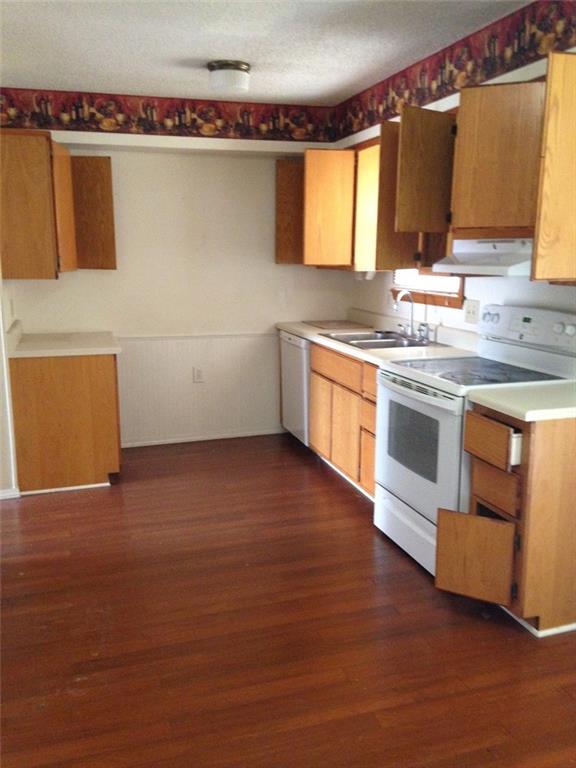 808 Wolfe Ln, Ada, OK 74820 photo 5
