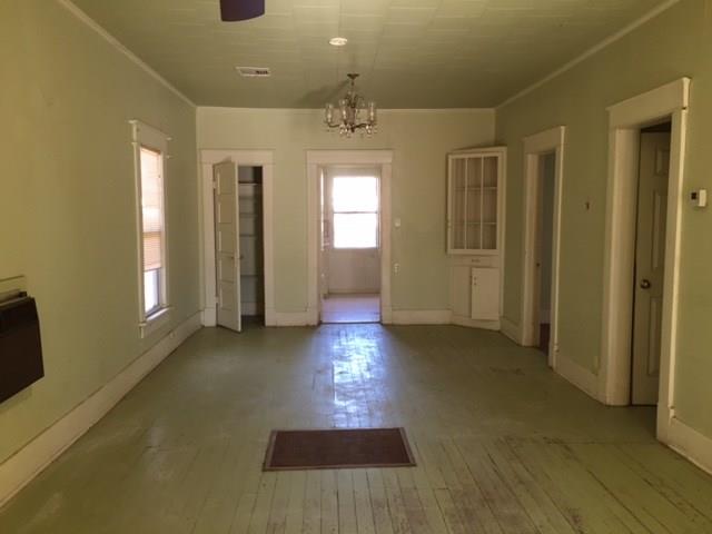 608 E Cherry St, Cushing, OK 74023 photo 2