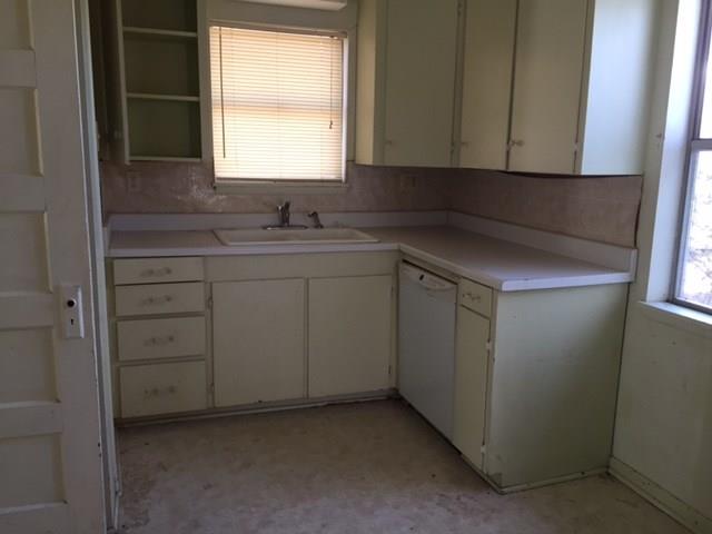 608 E Cherry St, Cushing, OK 74023 photo 4
